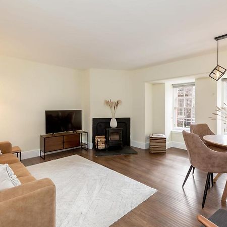 Guestready - Elegant 2Br Period Flat In Oldtown Apartment เอดินบะระ ภายนอก รูปภาพ