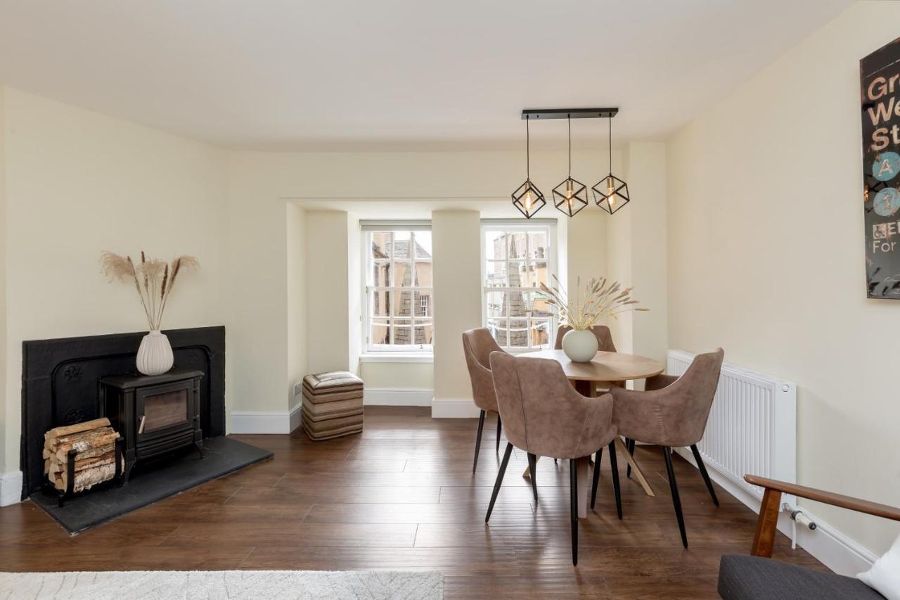 Guestready - Elegant 2Br Period Flat In Oldtown Apartment เอดินบะระ ภายนอก รูปภาพ