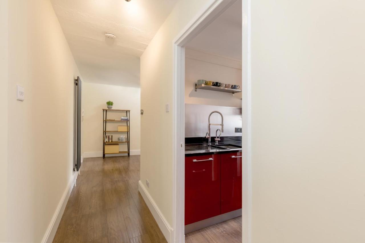 Guestready - Elegant 2Br Period Flat In Oldtown Apartment เอดินบะระ ภายนอก รูปภาพ
