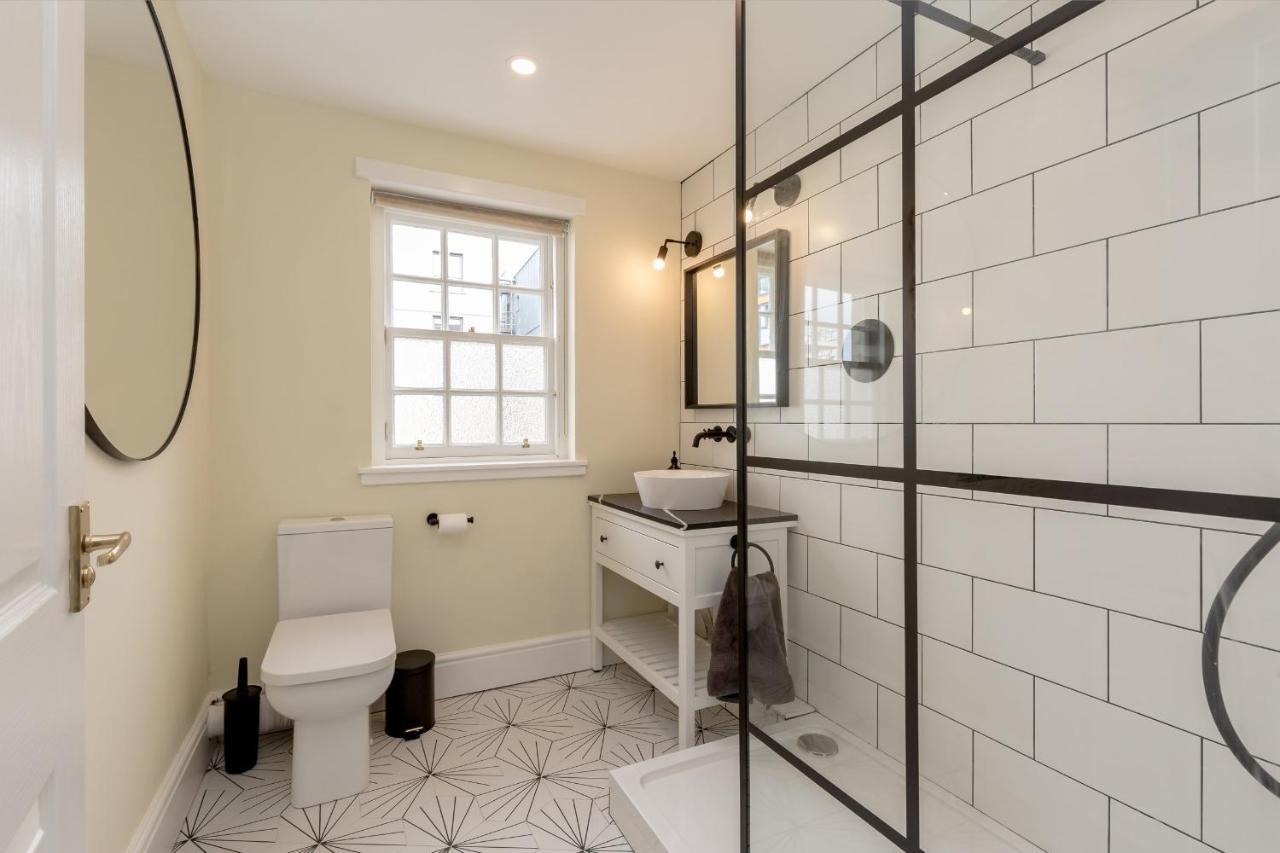 Guestready - Elegant 2Br Period Flat In Oldtown Apartment เอดินบะระ ภายนอก รูปภาพ